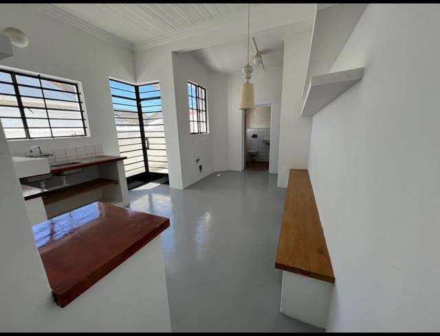 2 BEDROOM PROPERTY TO RENT IN WOODSTOCK